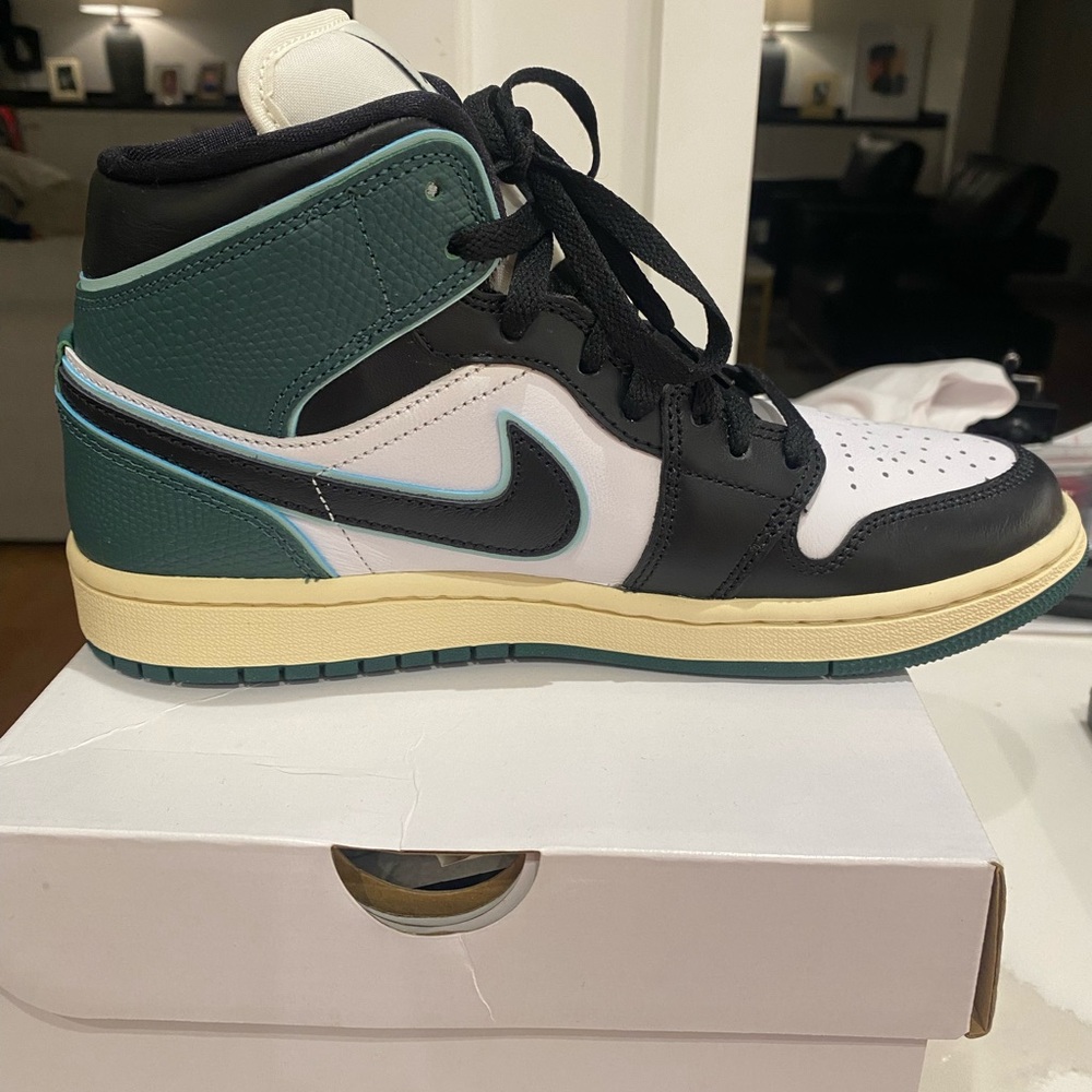 Nike Women's Sneakers - Black, White, Teal